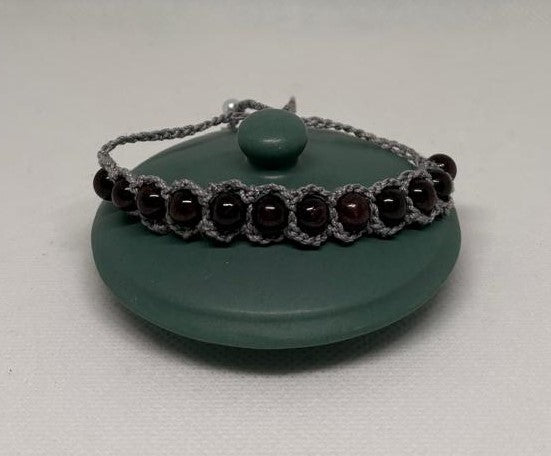 Granat Armband - gehäkelt halb